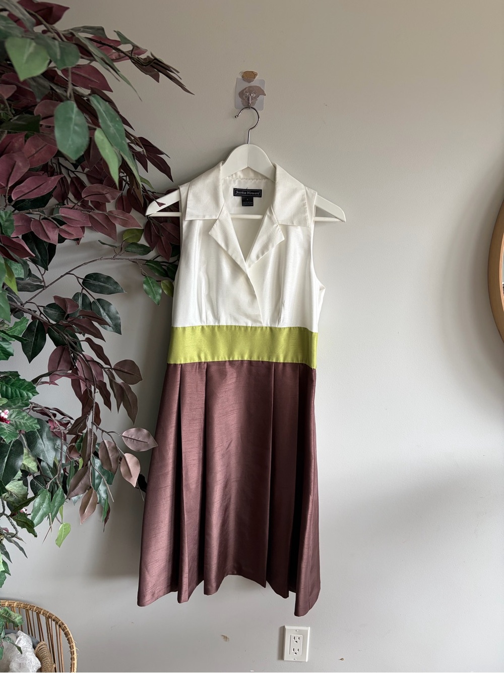 Jessica Howard White Collared Sleeveless Dress with Lime and Brown Panels